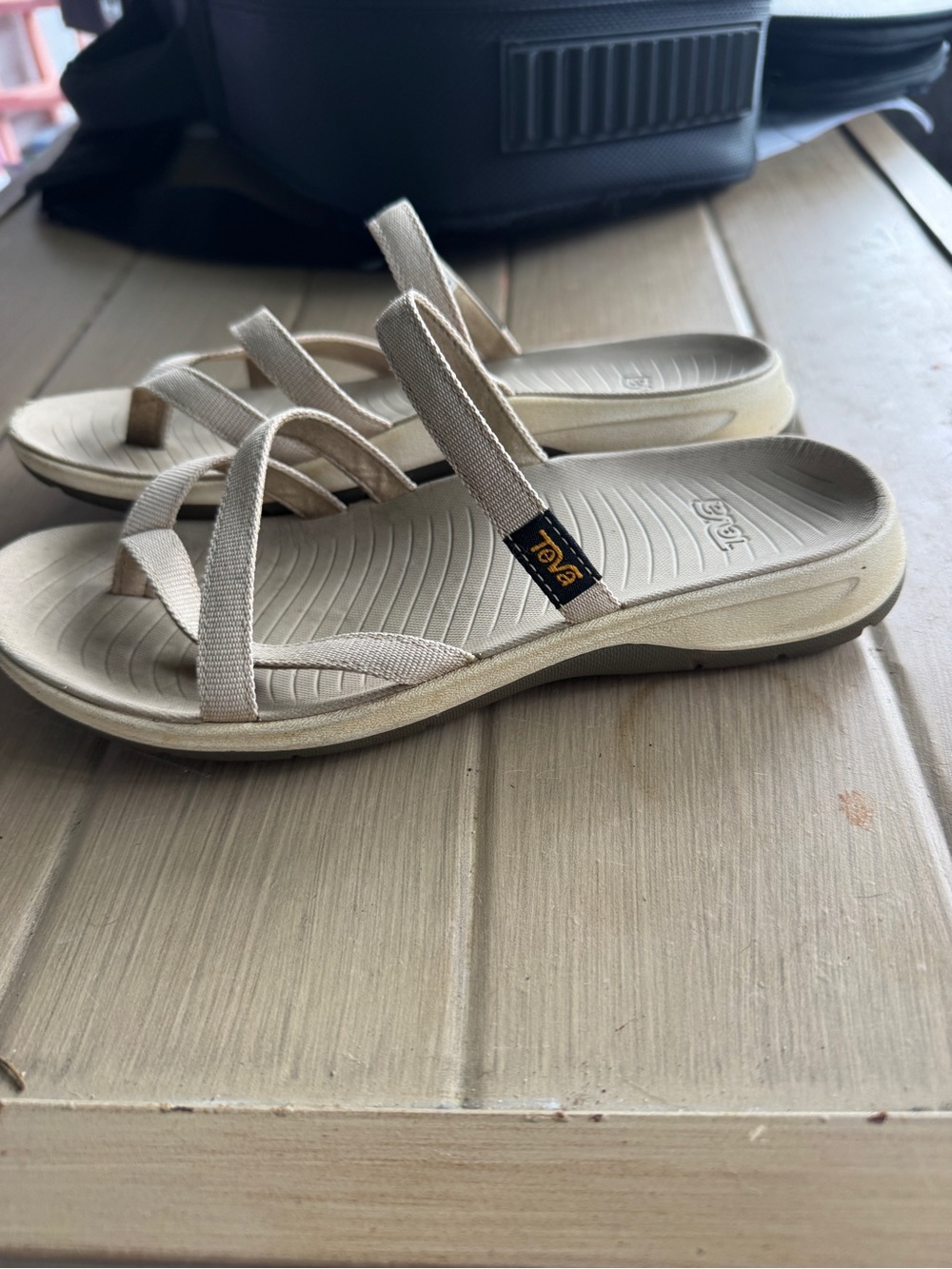 Teva tires Women's cream Strappy  Sandals sz 6 - Picture 5 of 7